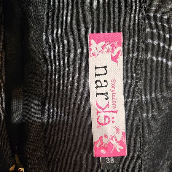 Black pencil skirt with zipper detail - Picture 6 of 6